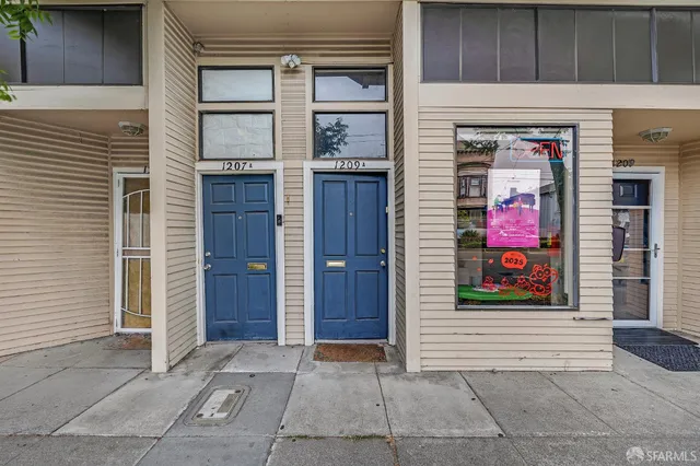 a view of a entryway door of the house