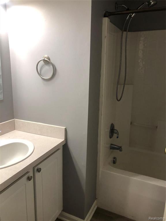 16942 Farmington Road, Unit 24 Livonia, MI 48154 - Photo 13 of 20