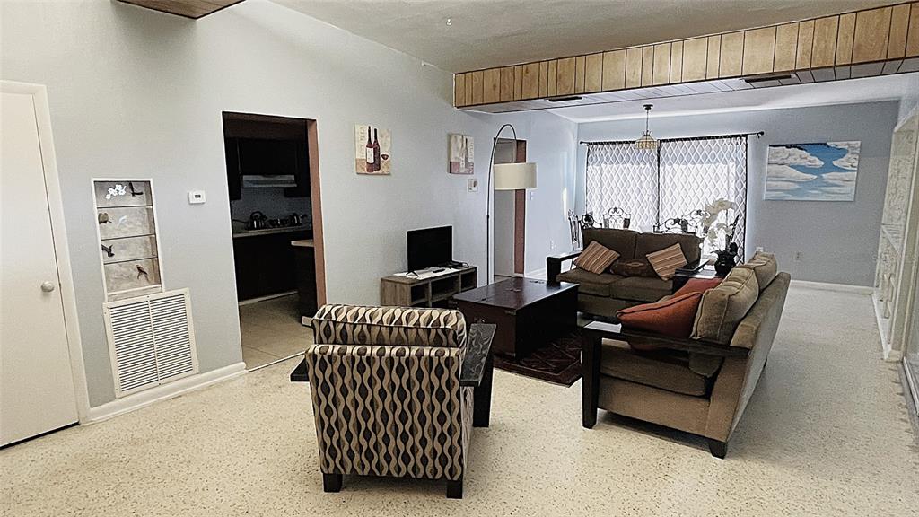 554 Lindley Terrace Port Charlotte, FL 33952 - Photo 10 of 57 a living room with furniture