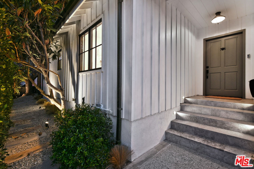 3721 Woodcliff Road Sherman Oaks, CA 91403 - Photo 3 of 35 a view of entryway with a front door