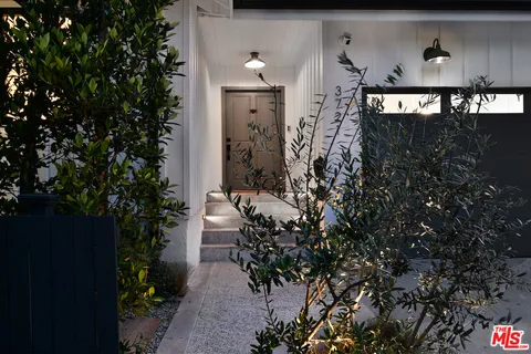 $3,350,000 | 3721 Woodcliff Road, Sherman Oaks, CA 91403