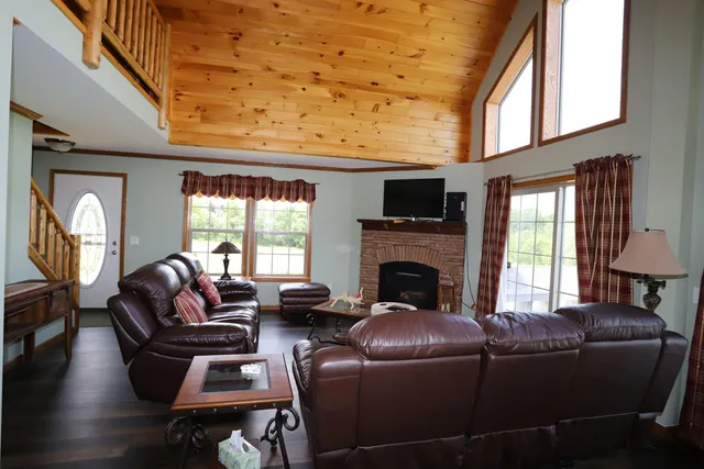 $595,000 | 1293 City Farm Road, Newport Town, VT 05855