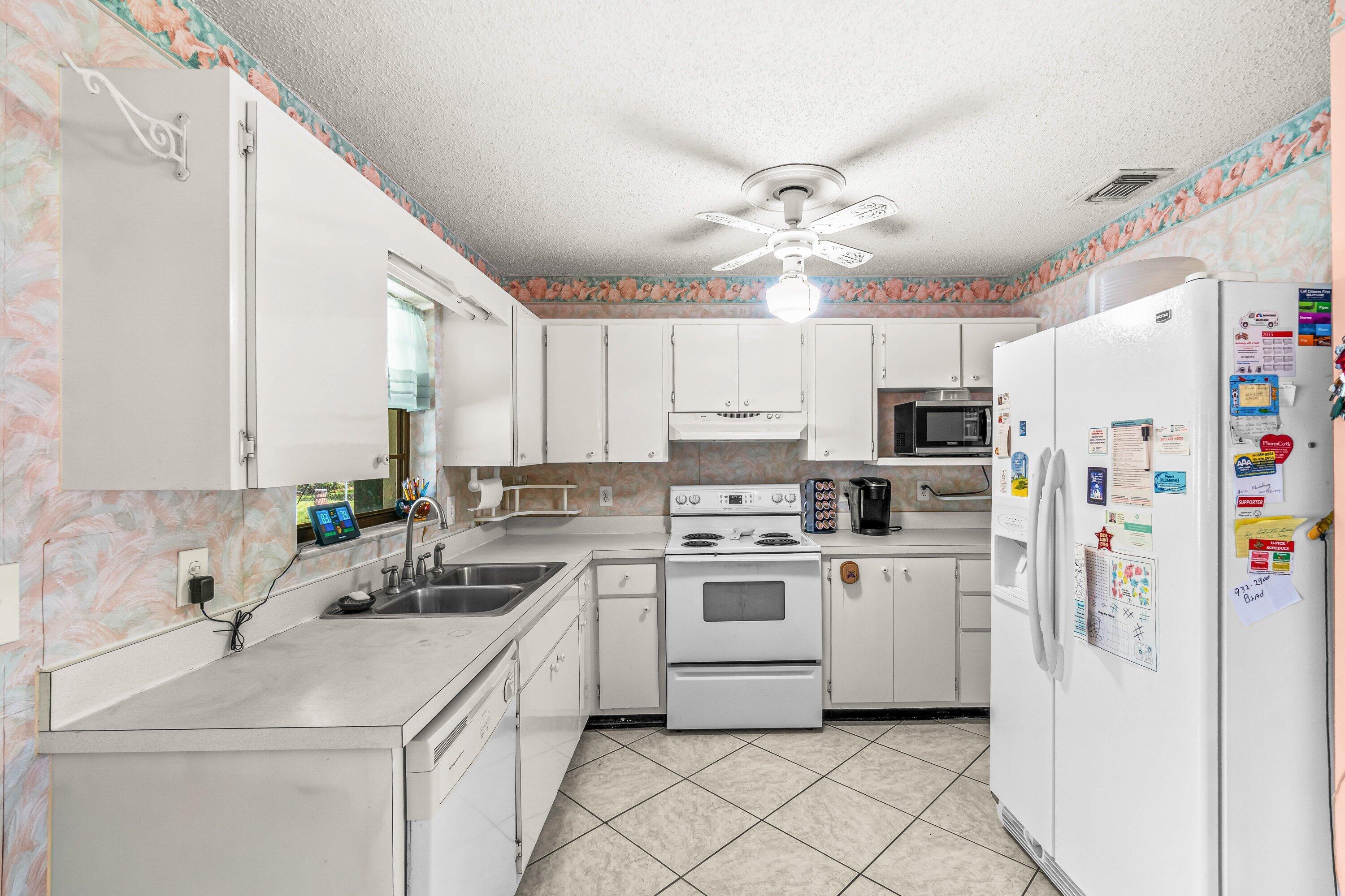 3481 Amberjack Road Lantana, FL 33462 - Photo 9 of 39 NICE LARGE KITCHEN!