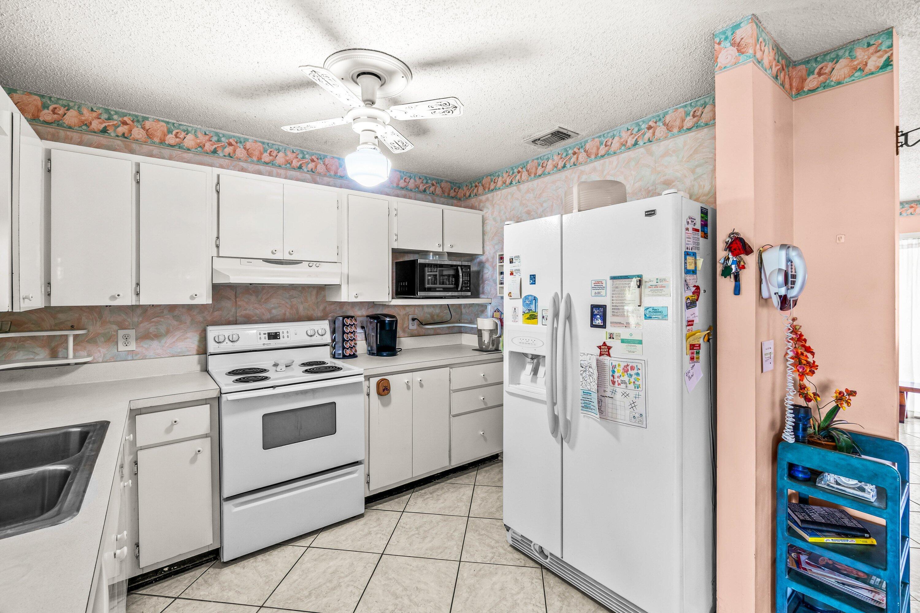 3481 Amberjack Road Lantana, FL 33462 - Photo 10 of 39 NICE LARGE KITCHEN!