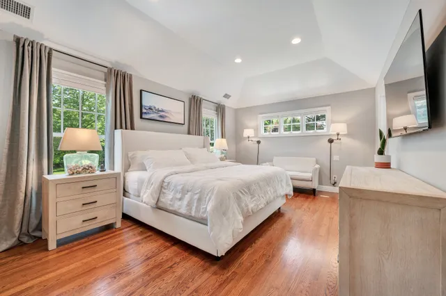 $70,000 | 15 Cedar Court, East Hampton, NY 11937