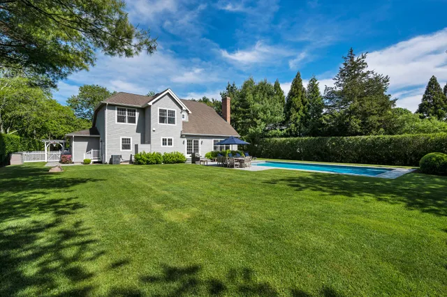 $70,000 | 15 Cedar Court, East Hampton, NY 11937