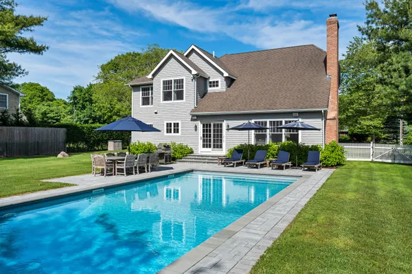 $70,000 | 15 Cedar Court, East Hampton, NY 11937