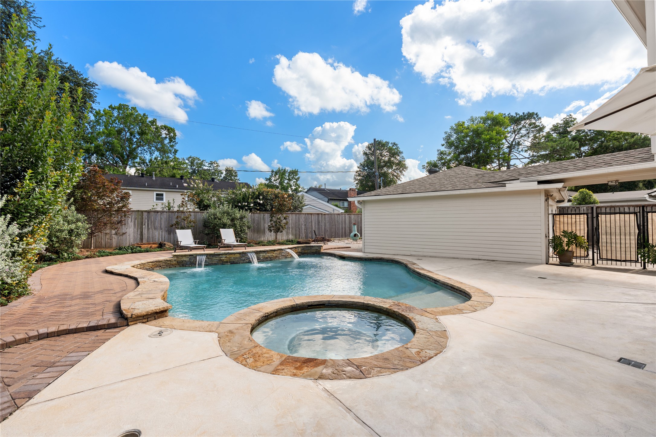 14219 Apple Tree Road Houston, TX 77079 - Photo 26 of 33