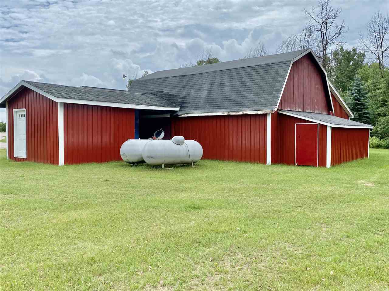 6405 Round Lake Road Gladwin, MI 48624 - Photo 21 of 64