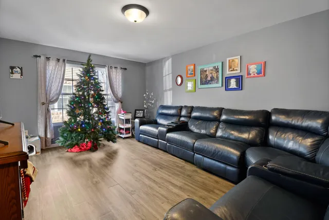 $299,995 | 829 Johnson Street, Unit B, Porter, IN 46304