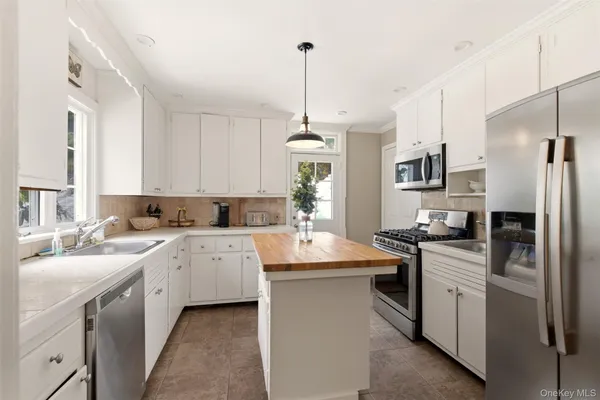 $20,000 | Undisclosed Address, Glen Head, NY 11545