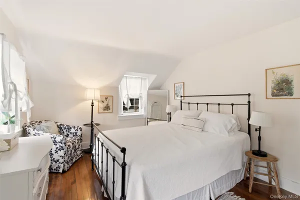 $20,000 | Undisclosed Address, Glen Head, NY 11545