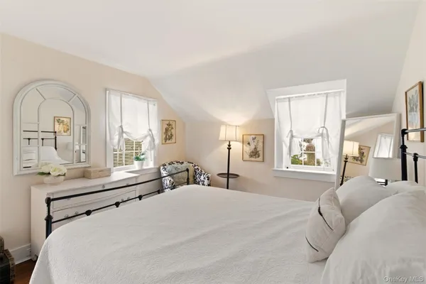 $20,000 | Undisclosed Address, Glen Head, NY 11545