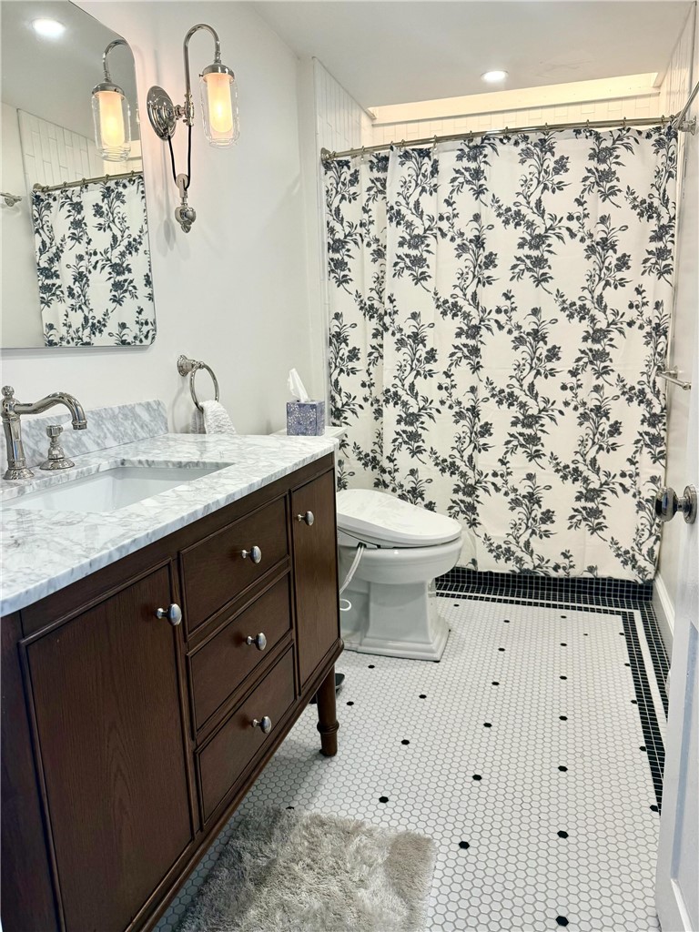 75 Pelham Street, Unit D Newport, RI 02840 - Photo 8 of 17