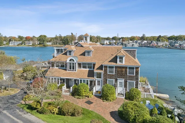$1,195,000 | 15 Christensen Lane, Unit B1, Kennebunk, ME 04043