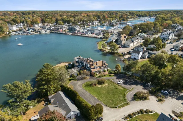 $1,195,000 | 15 Christensen Lane, Unit B1, Kennebunk, ME 04043