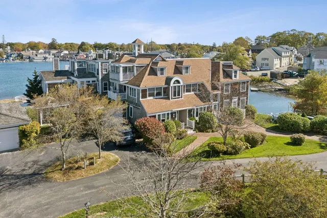 $1,195,000 | 15 Christensen Lane, Unit B1, Kennebunk, ME 04043