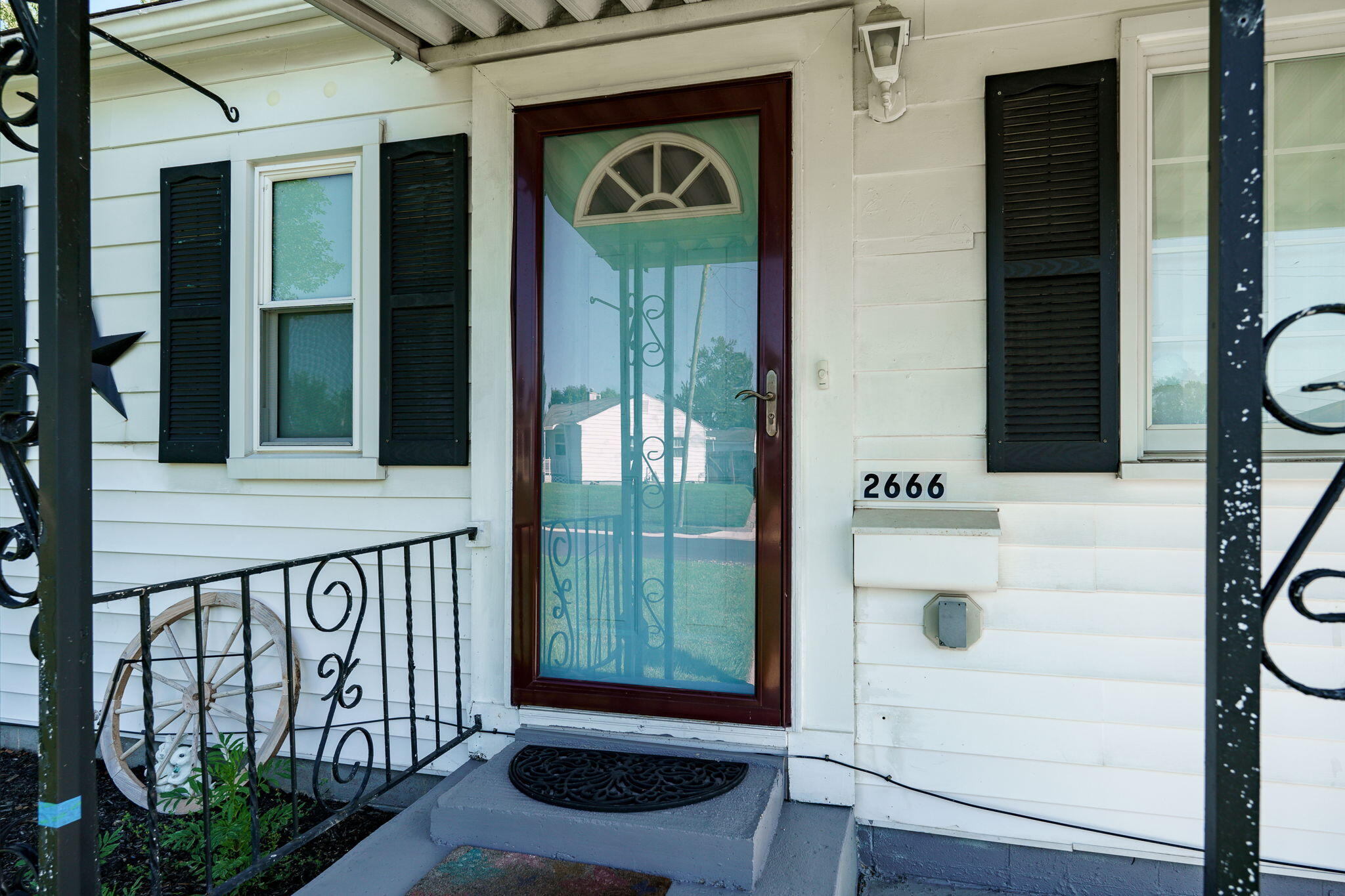 2666 Elmore Drive Springfield, OH 45505 - Photo 3 of 22