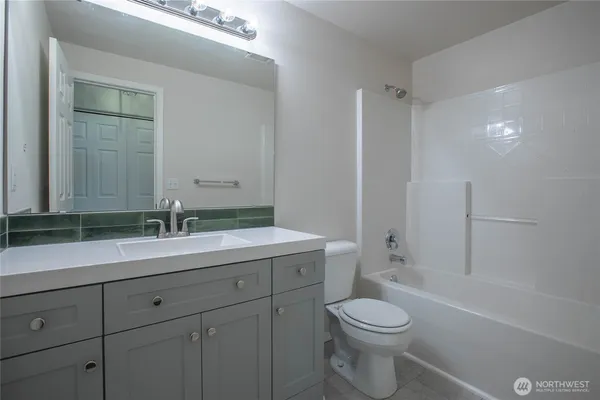 $2,750 | 1615 15th Avenue Southwest, Olympia, WA 98502