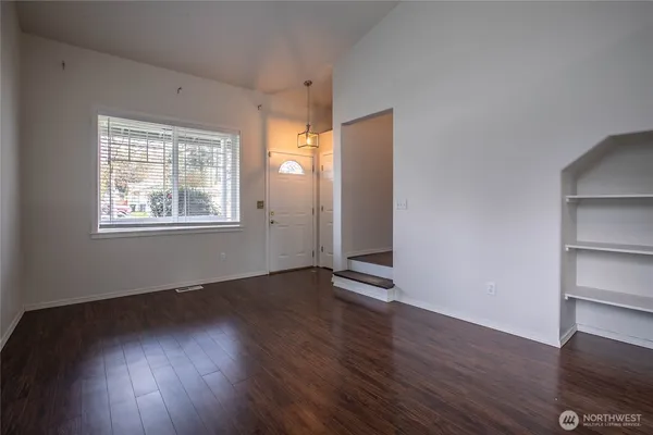 $2,750 | 1615 15th Avenue Southwest, Olympia, WA 98502