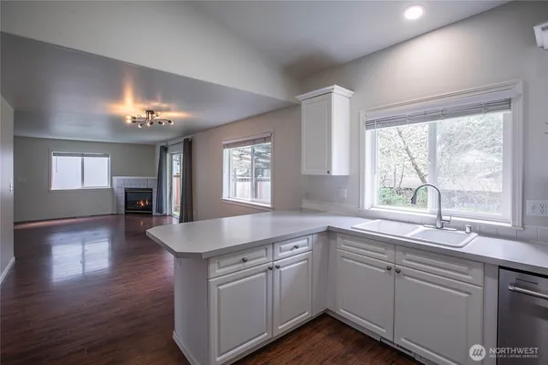 $2,750 | 1615 15th Avenue Southwest, Olympia, WA 98502