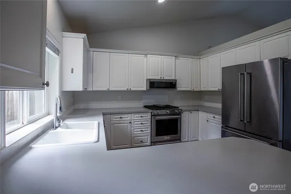 $2,750 | 1615 15th Avenue Southwest, Olympia, WA 98502