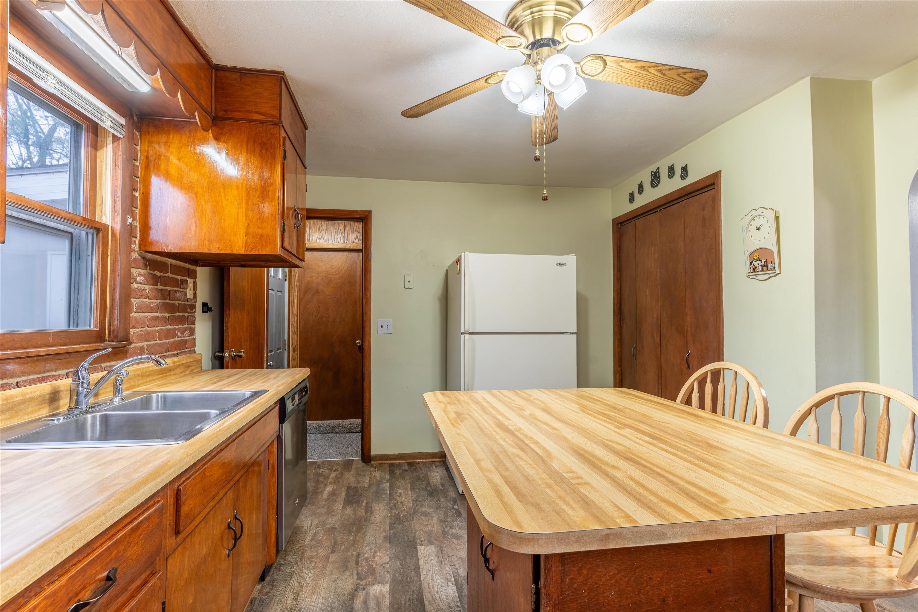 832 Taft Road Rockford, IL 61109 - Photo 8 of 30 Gallery Image 8