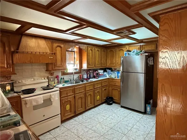 a view of a workspace with furniture