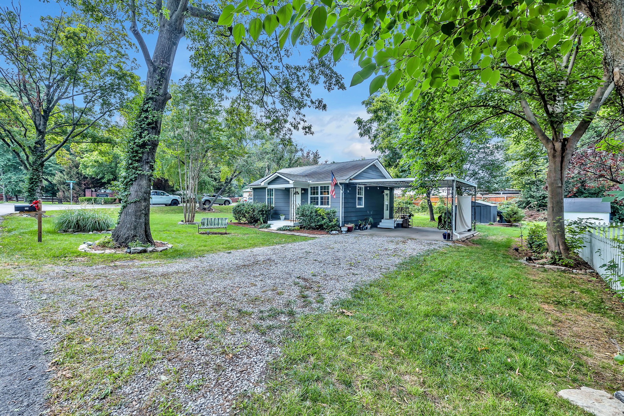 124 Good Neighbors Road Franklin, TN 37064 - Photo 2 of 27 Plenty of parking and covered car-port