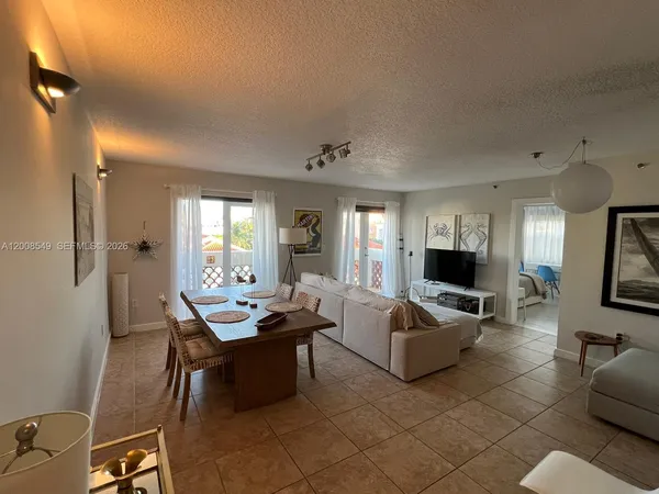 $3,200 | 227 Michigan Avenue, Unit 502, Miami Beach, FL 33139