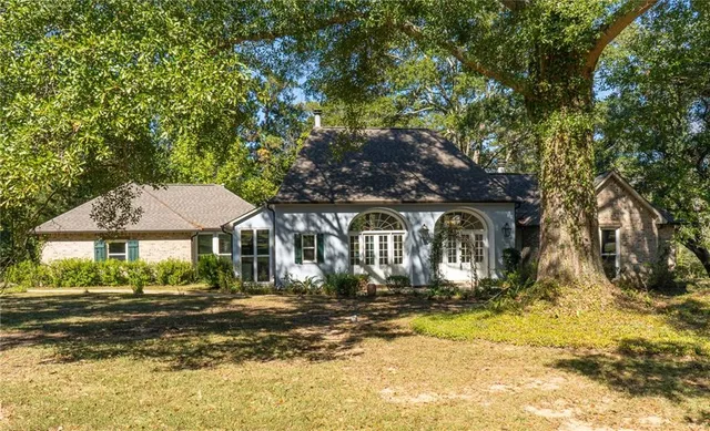 $475,000 | 42 Green Hills Drive, Covington, LA 70435