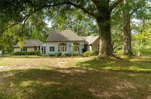 $475,000 | 42 Green Hills Drive, Covington, LA 70435