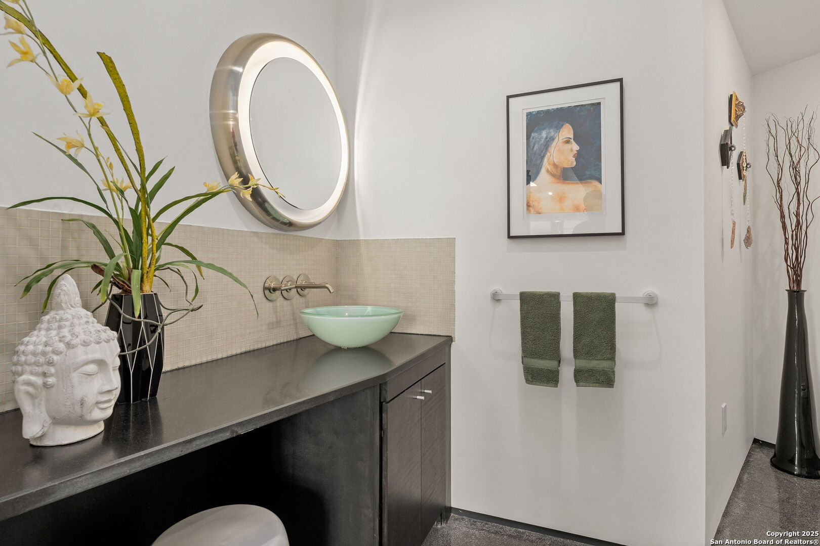 117 Clear Spring Drive Boerne, TX 78006 - Photo 50 of 54 a picture of a bathroom with a sink and a mirror