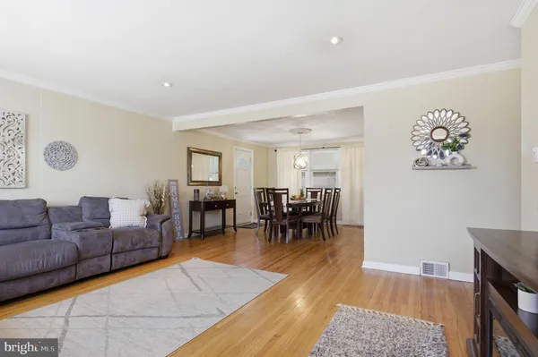 $405,000 | 109 Shubrook Lane, Aston, PA 19014