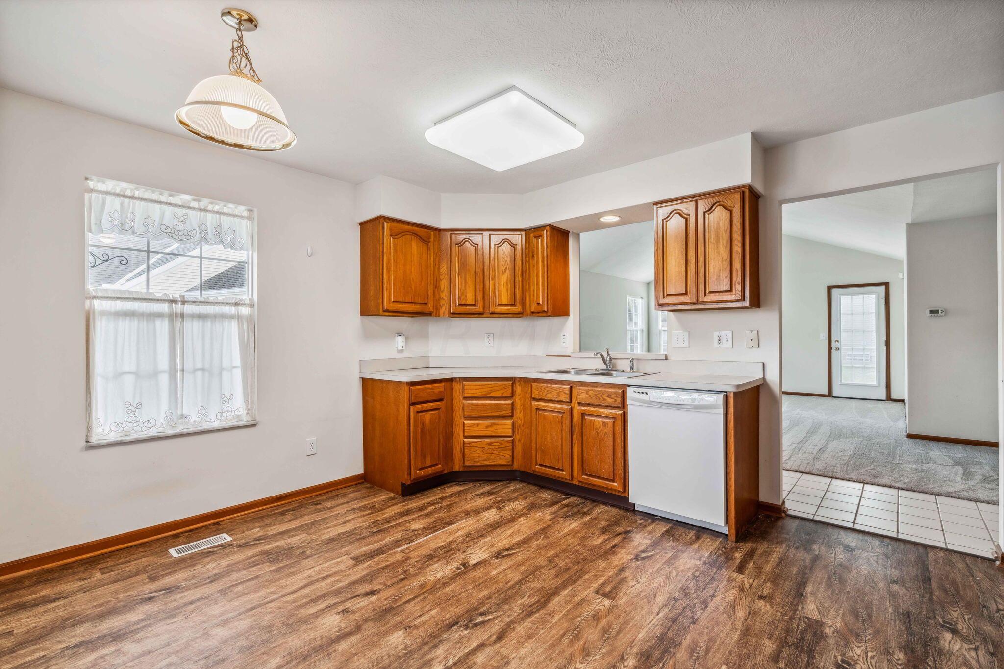 514 Straiton Square Westerville, OH 43082 - Photo 12 of 25 Welcome to 514 Straiton Square!