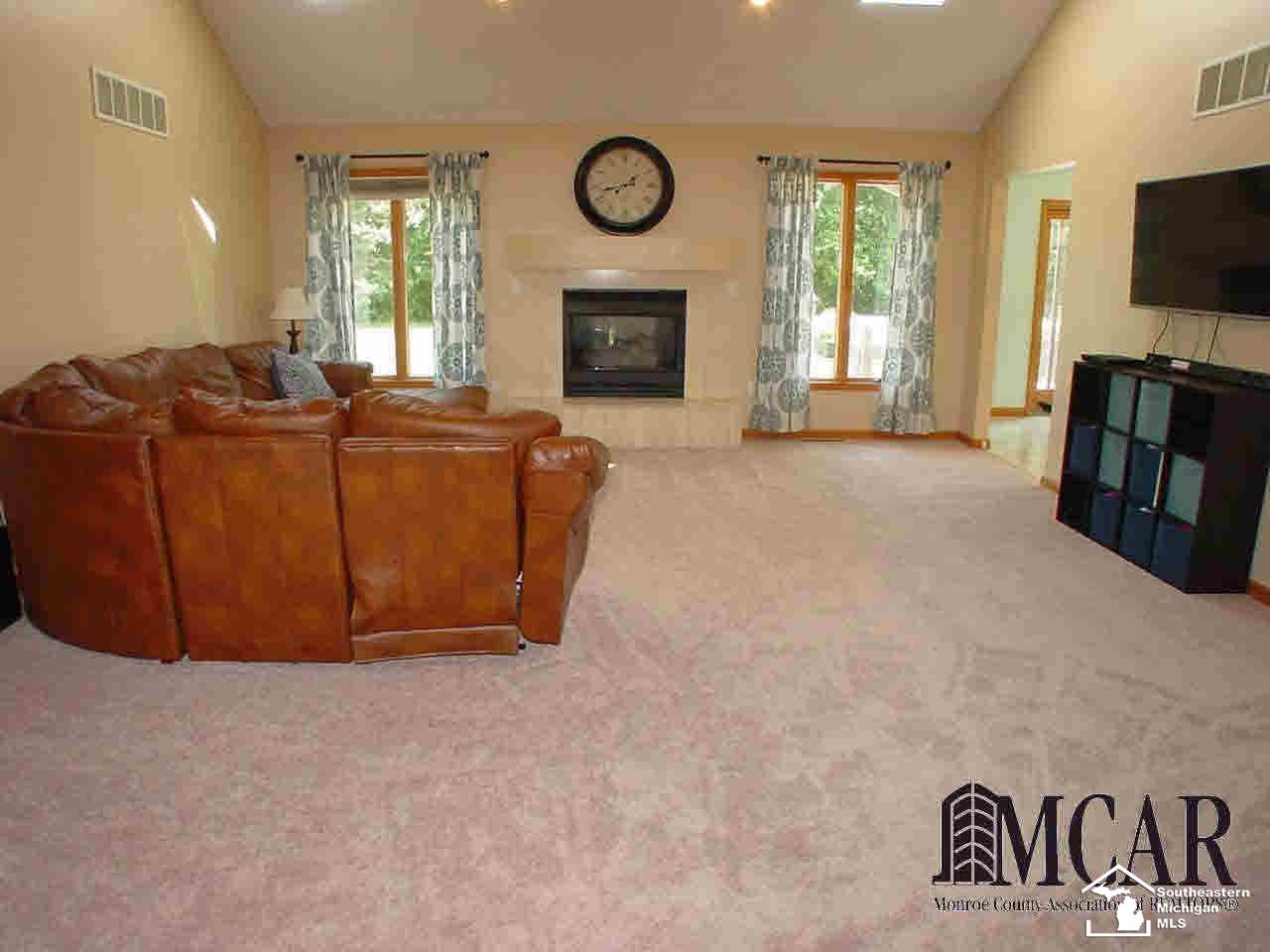 10676 Jackman Road Temperance, MI 48182 - Photo 8 of 20 GREATROOM