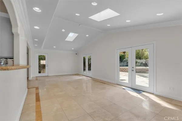 $6,480 | 6201 Corbin Avenue, Tarzana, CA 91356