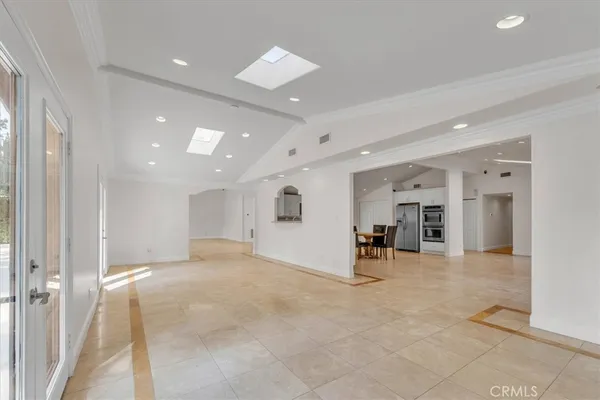 $6,480 | 6201 Corbin Avenue, Tarzana, CA 91356