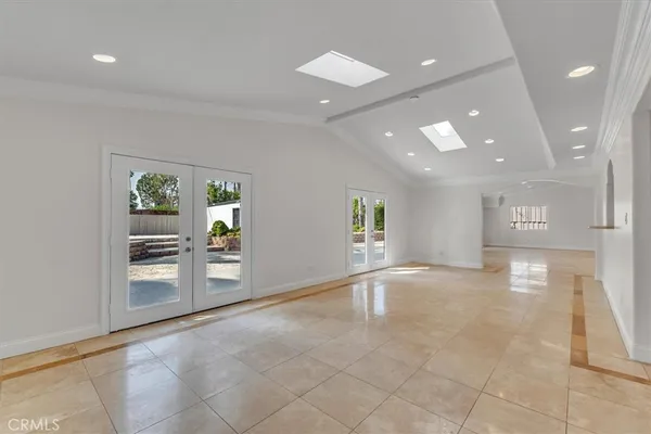 $6,480 | 6201 Corbin Avenue, Tarzana, CA 91356