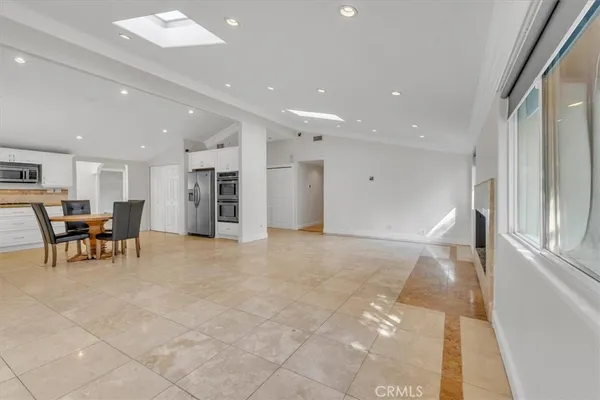 $6,480 | 6201 Corbin Avenue, Tarzana, CA 91356