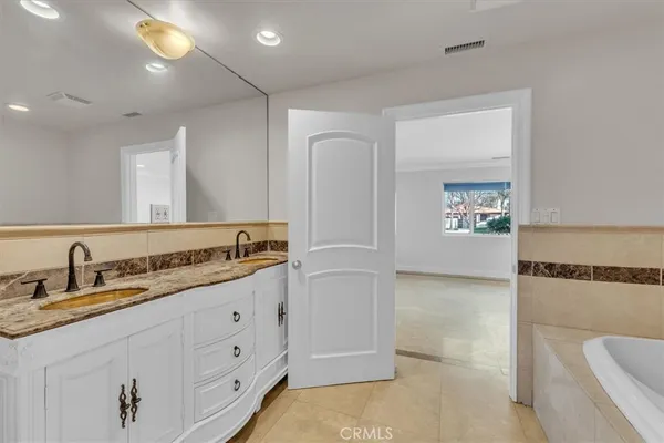 $6,480 | 6201 Corbin Avenue, Tarzana, CA 91356