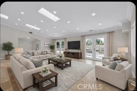 $6,480 | 6201 Corbin Avenue, Tarzana, CA 91356