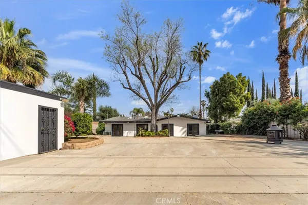 $6,480 | 6201 Corbin Avenue, Tarzana, CA 91356