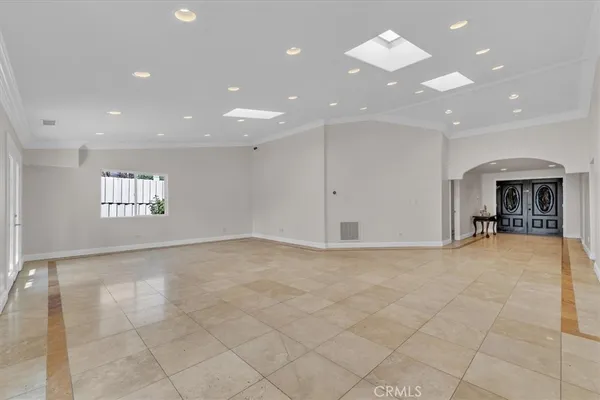 $6,480 | 6201 Corbin Avenue, Tarzana, CA 91356