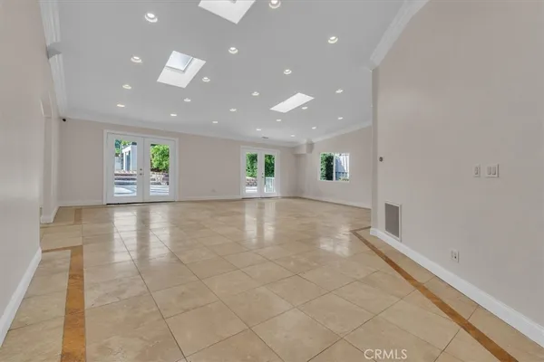 $6,480 | 6201 Corbin Avenue, Tarzana, CA 91356