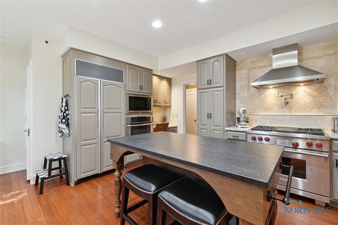 3525 Ridgewood Road Toledo, OH 43606 - Photo 18 of 50 Kitchen