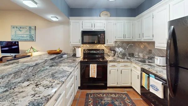 $2,950 | 520 Beach Boulevard, Unit 501, Biloxi, MS 39530