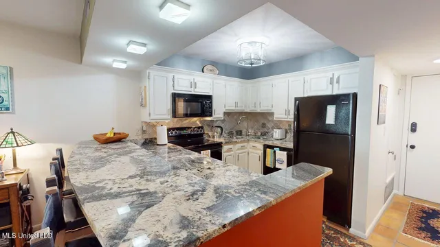 $2,950 | 520 Beach Boulevard, Unit 501, Biloxi, MS 39530