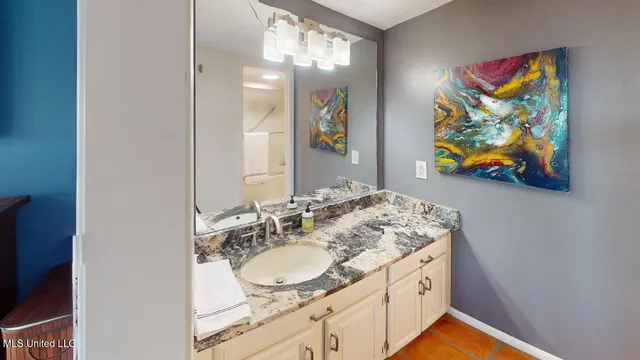 $2,950 | 520 Beach Boulevard, Unit 501, Biloxi, MS 39530