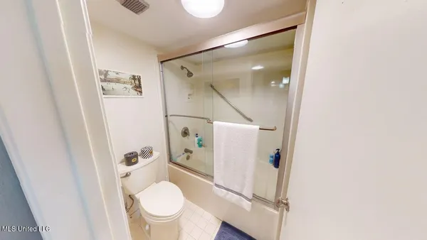 $2,950 | 520 Beach Boulevard, Unit 501, Biloxi, MS 39530